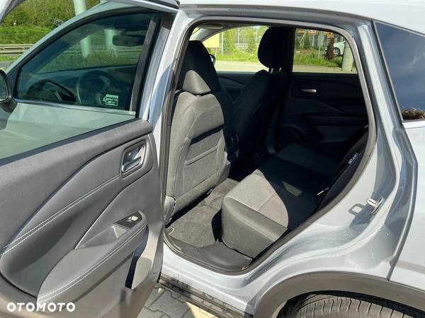 Nissan Qashqai 1.3 DIG-T mHEV N-Connecta Xtronic - 12