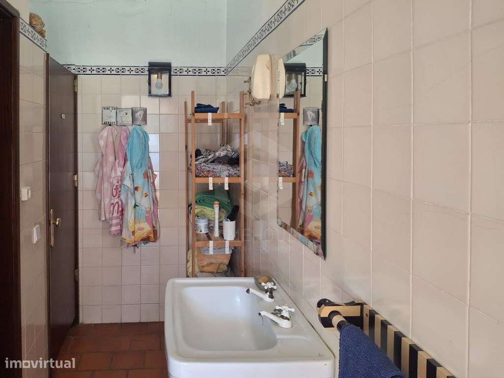 Moradia de Tradicional com Piscina em Lote de 2135 m² - Cotovia-41