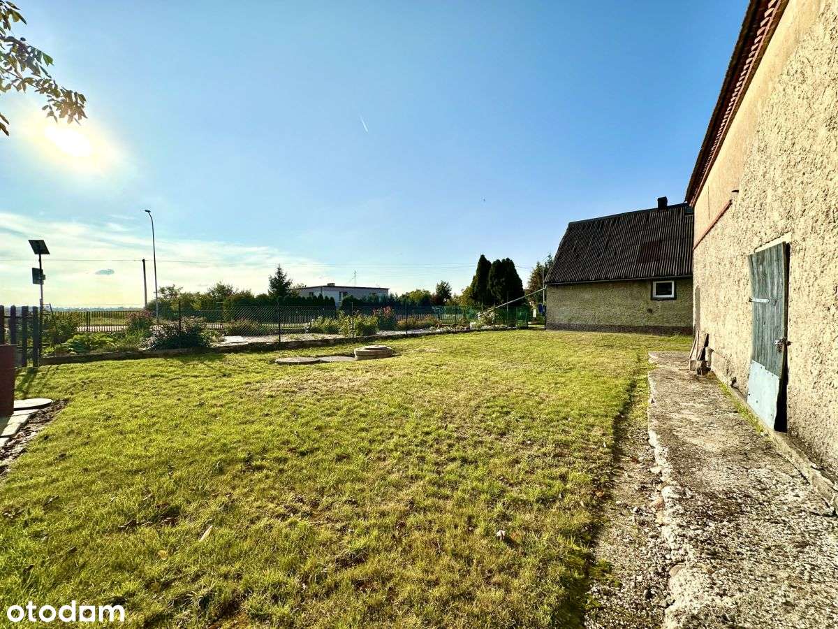 Dom z pomieszczeniami gospodarczymi-18