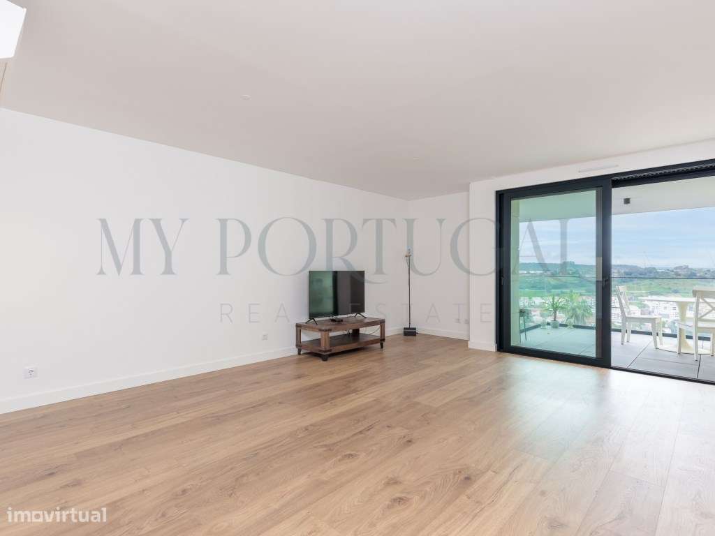 Excelente T1 com Terraço e 2 Lugares de Garagem em Barcarena - Grande imagem: 3/36