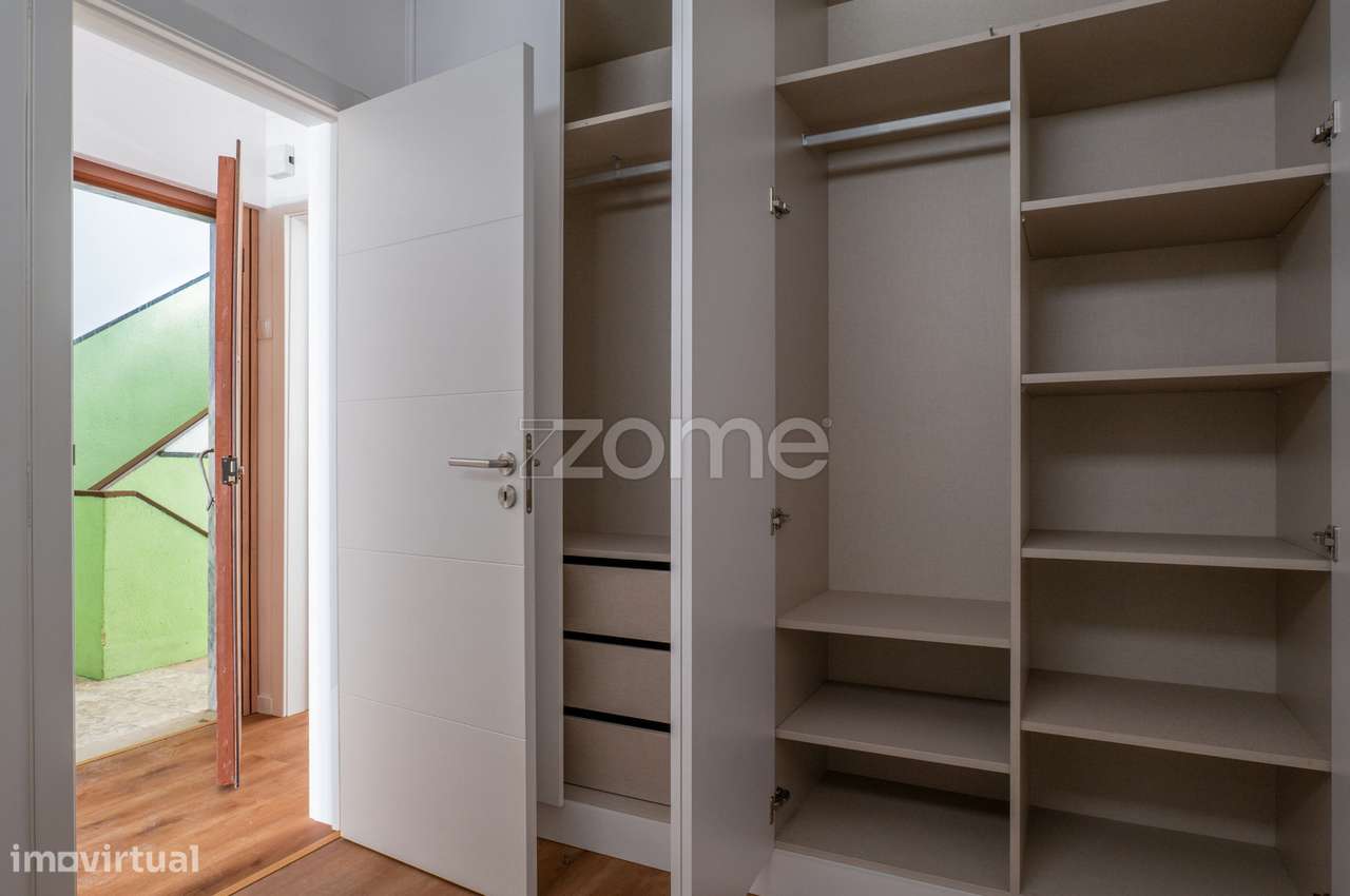 Apartamento T1+1 Baixa da Banheira-43