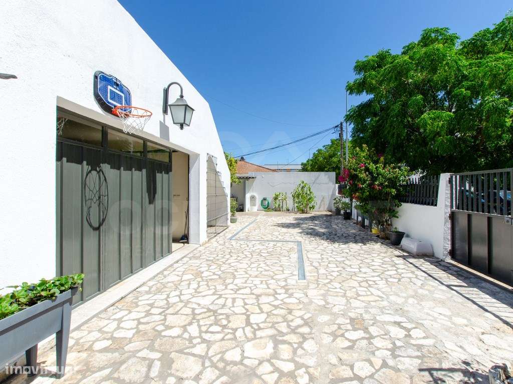 Moradia T6+1 renovada em Benavente-50