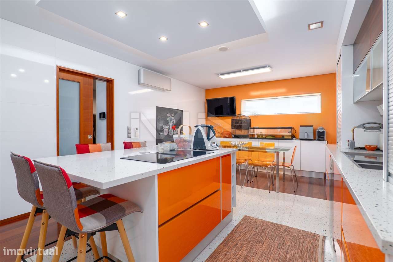 Moradia T3+1 - Exclusividade, Design e Conforto Superior-17