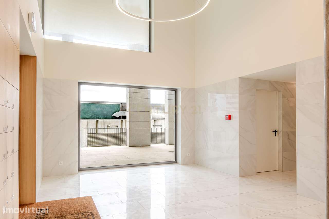 Apartamento T2 praticamente novo , nas Antas, Porto-36