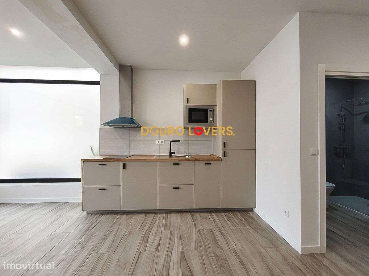 Apartamento T0 à venda na Rua da Constituição-8