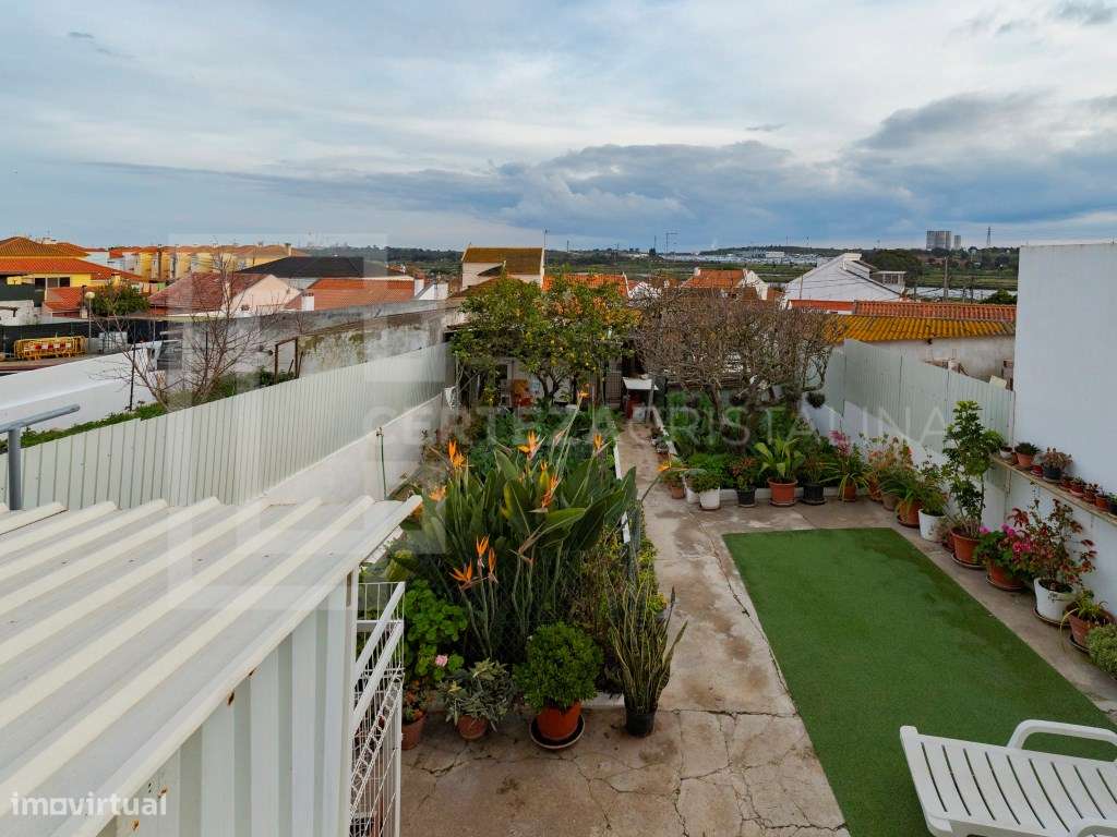 Moradia com Logradouro nas Praias do Sado-23