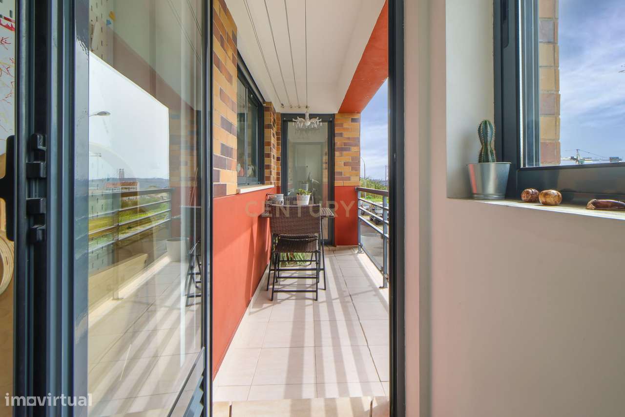 Apartamento T3 | 86 m2 + 14 m2 | Lugar de Garagem | Vista Rio Tejo | A-13