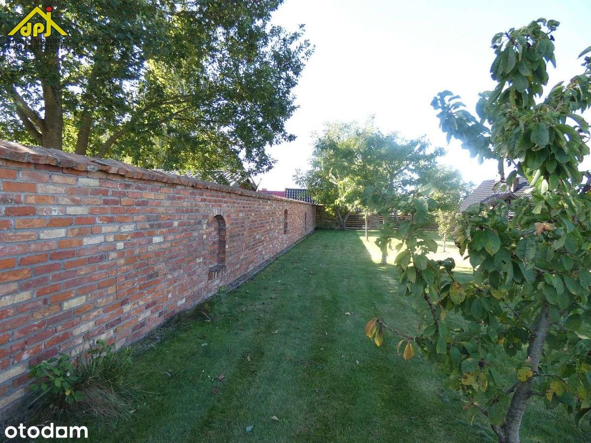 Dom jednorodzinny wolnostojący w stylu dworku-9