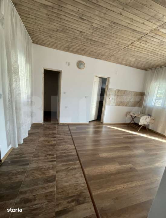 casa de vanzare comuna Vultureni - Imagine principală: 3/6