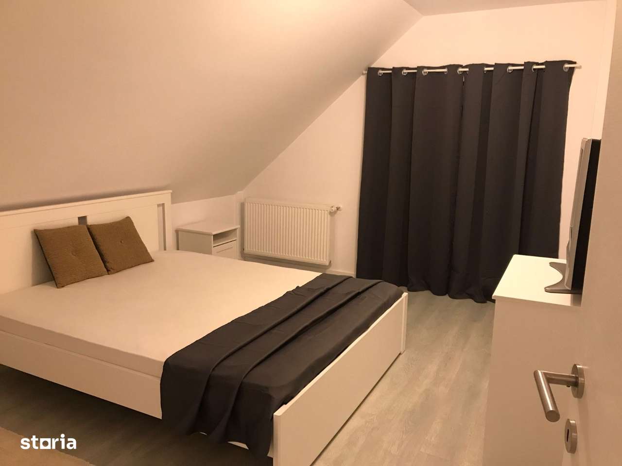 Apartament 2 camere, mansardă, mobilat și utilat,terasa, bloc cu lift - Imagine principală: 1/10