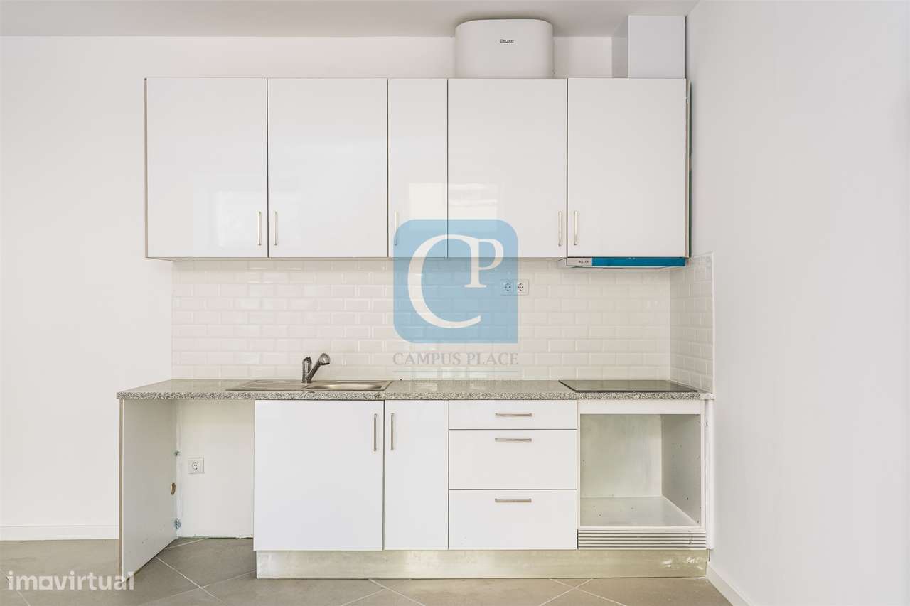 Prédio para investimento com seis frações em São Mamede de Infesta - Grande imagem: 5/60