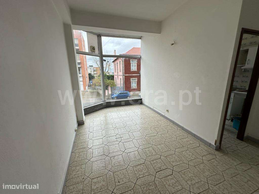 Loja no centro de Paredes - Grande imagem: 2/6