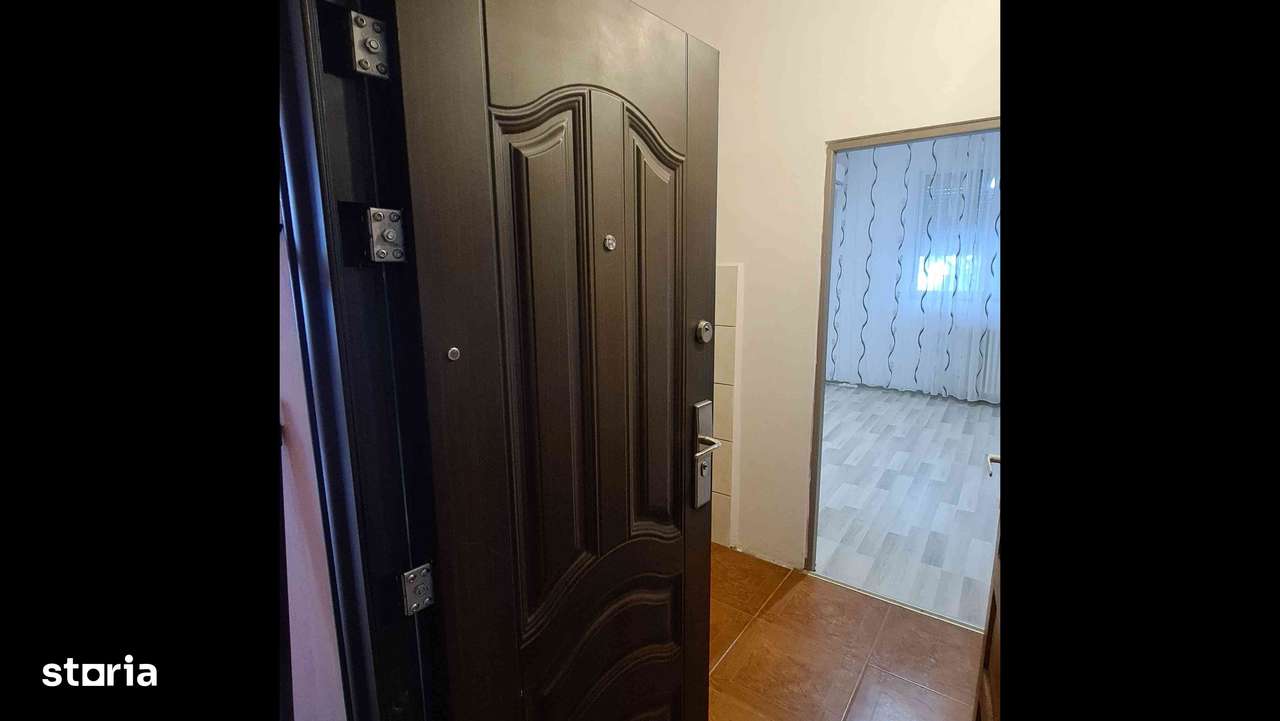 Garsoniera de vânzare - zona Decebal,  Splaiul Crișanei-7