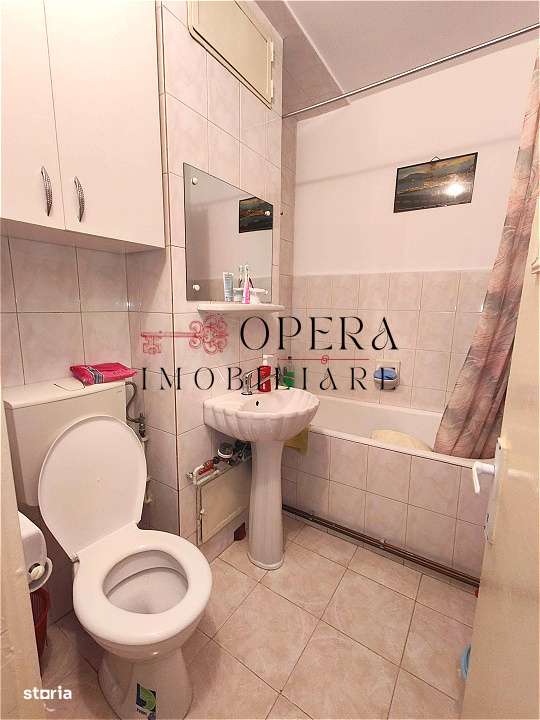 Oportunitate! Apartament cu 2 camere, decomandat, de vanzare, Mircea c-4