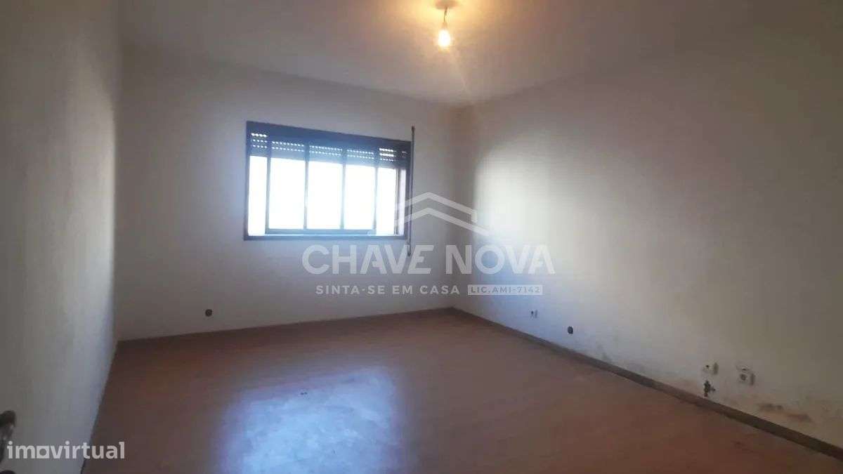 Moradia Isolada V3 c/ Garagem Box em Serzedo-28
