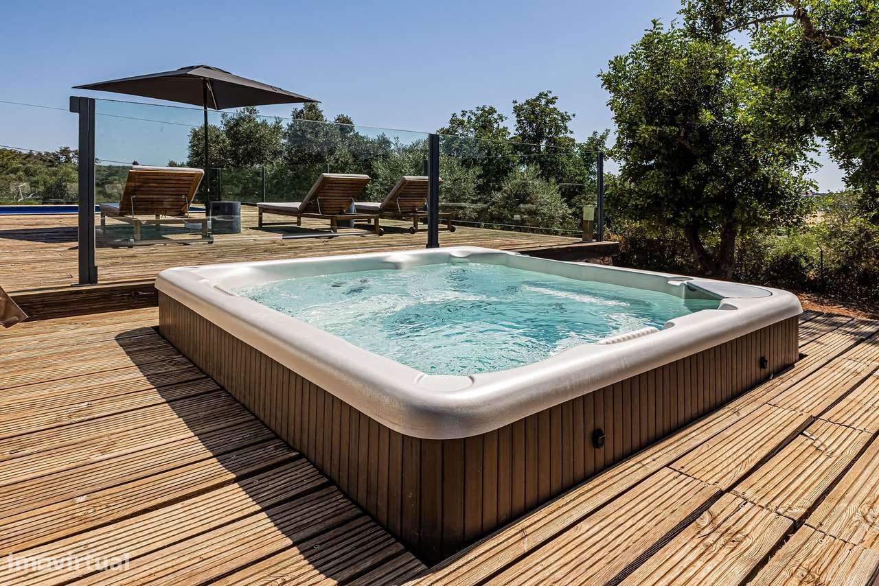 Villa T4 contemporânea à beira do rio no coração do Algarve-9
