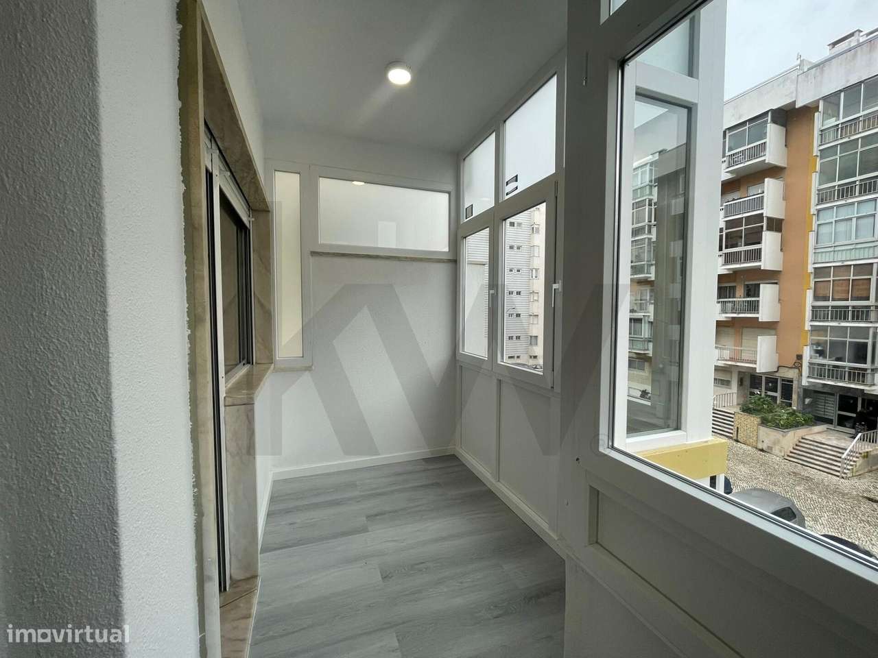 Apartamento T2 Venda - Totalmente Remodelado-8