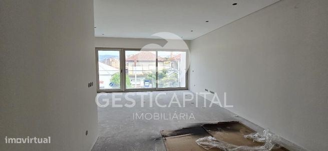 T1 Novo com terraço, varanda e garagem no centro do Marco de Canaveses-4