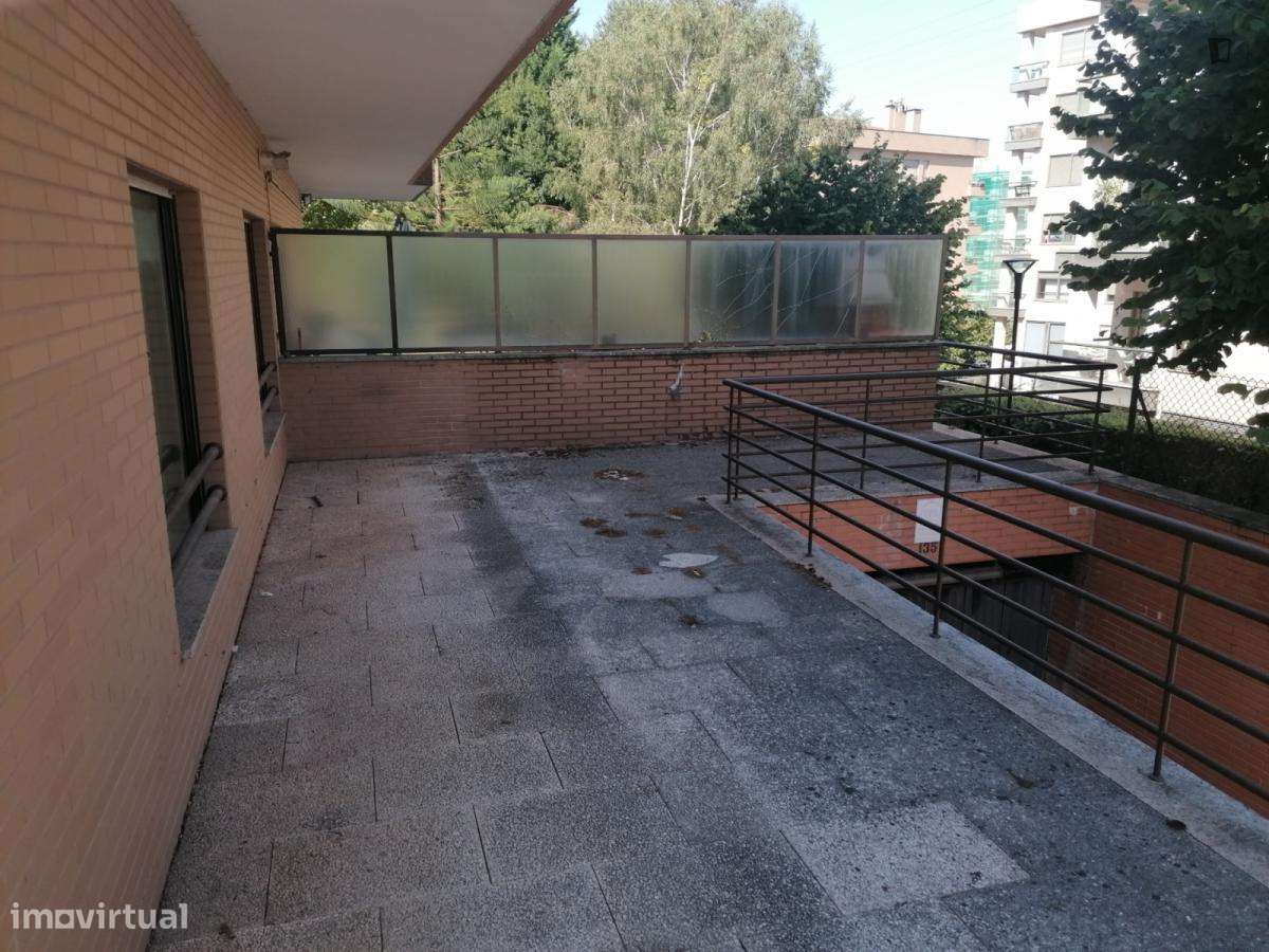 Quarto - localizado em Vila nova de gaia - Grande imagem: 2/10