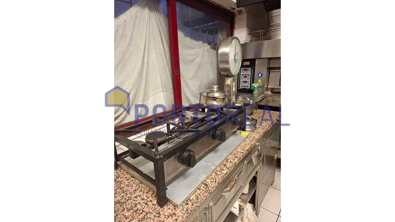 Trespasse Pastelaria em Fânzeres-7