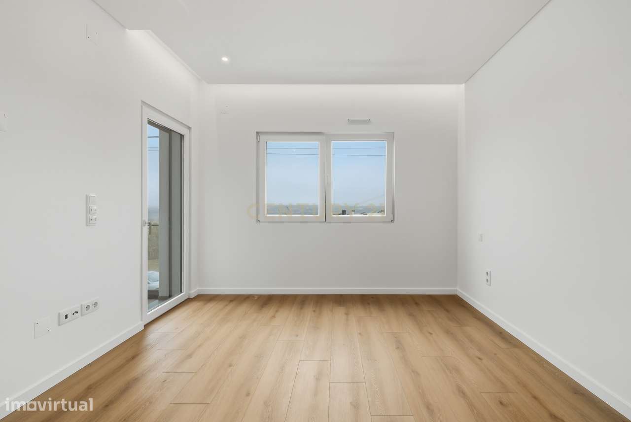 Luxuosa Moradia T4 com Vista Mar em Silveira, Torres Vedras-24