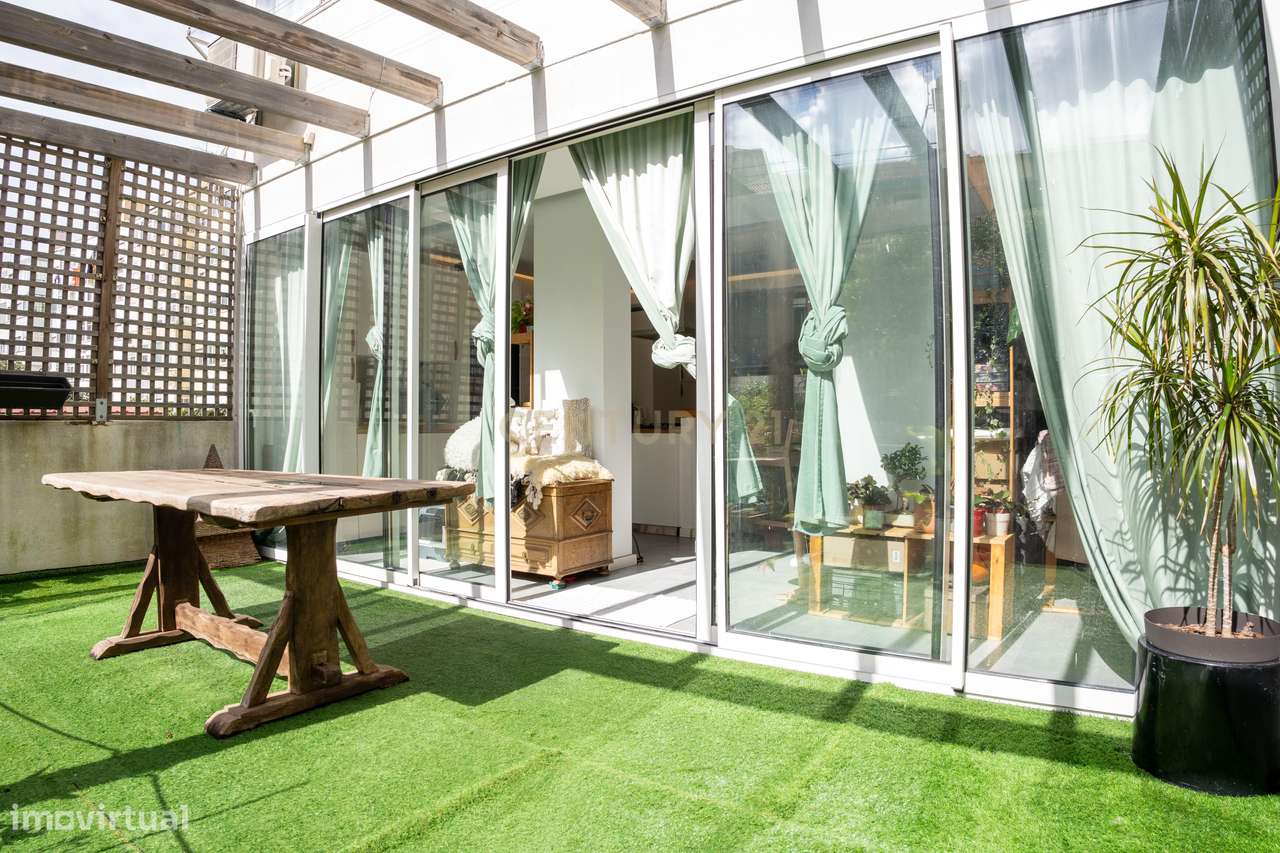 Apartamento T3 com Jardim Privativo em São Domingos de Benfica - Grande imagem: 2/32