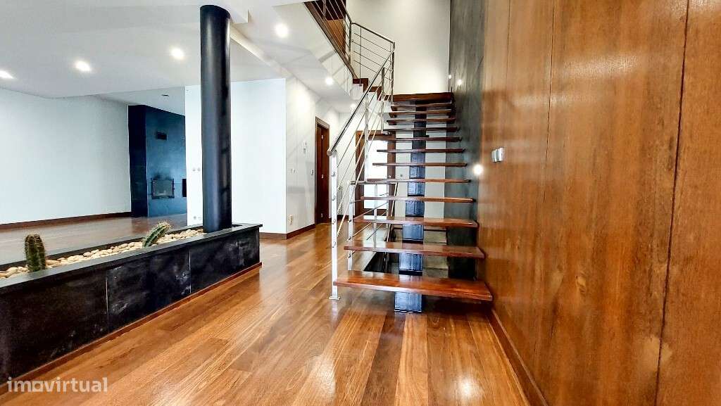 Moradia V4+1 em Banda com Piscina - Dume, Braga-12