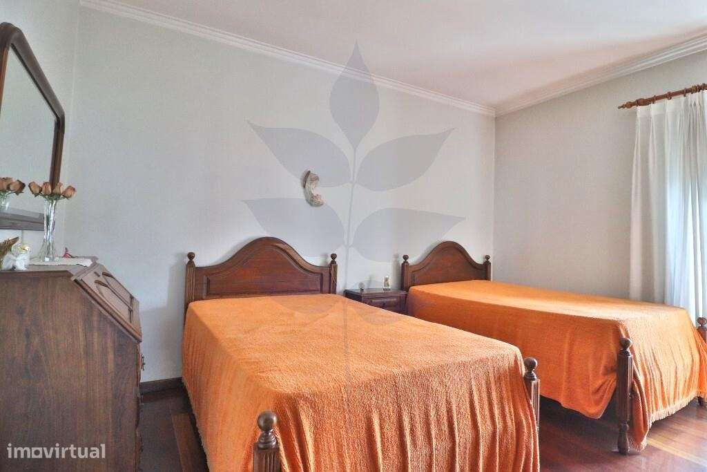 Andar Moradia T3 no Centro de Vila Verde | Mobilado e Equipado | Com G-5
