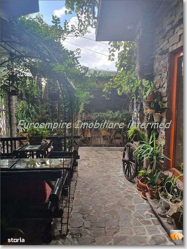 Pensiune 14 camere de vanzare Eforie Nord - Imagine principală: 4/20