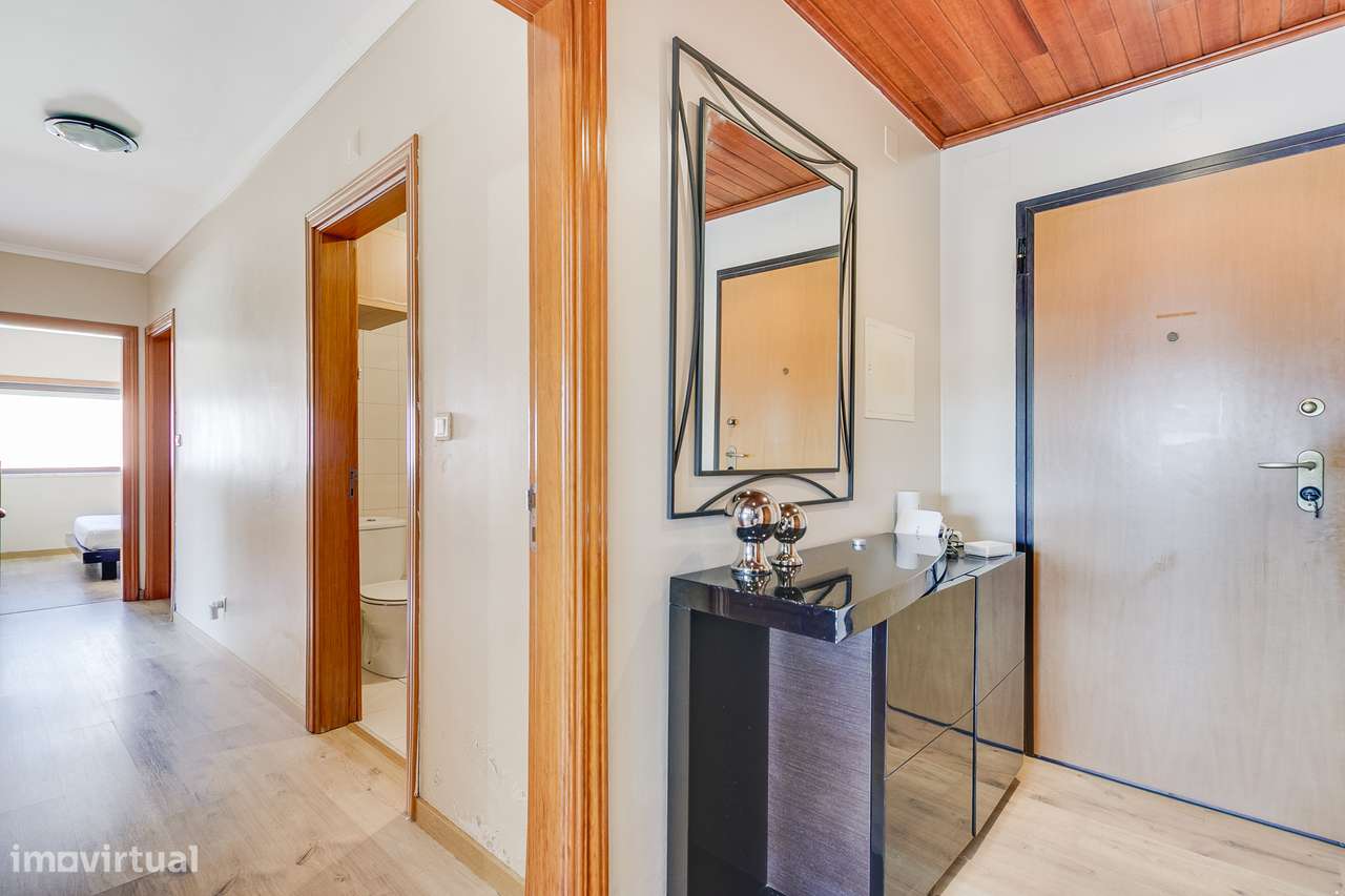 T3 nas Laranjeiras com Parqueamento e Arrecadação-7