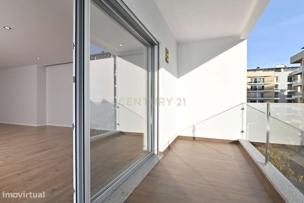 Apartamento T3 de Luxo com Box para 2 Carros — Quinta das Marianas, Pa-3