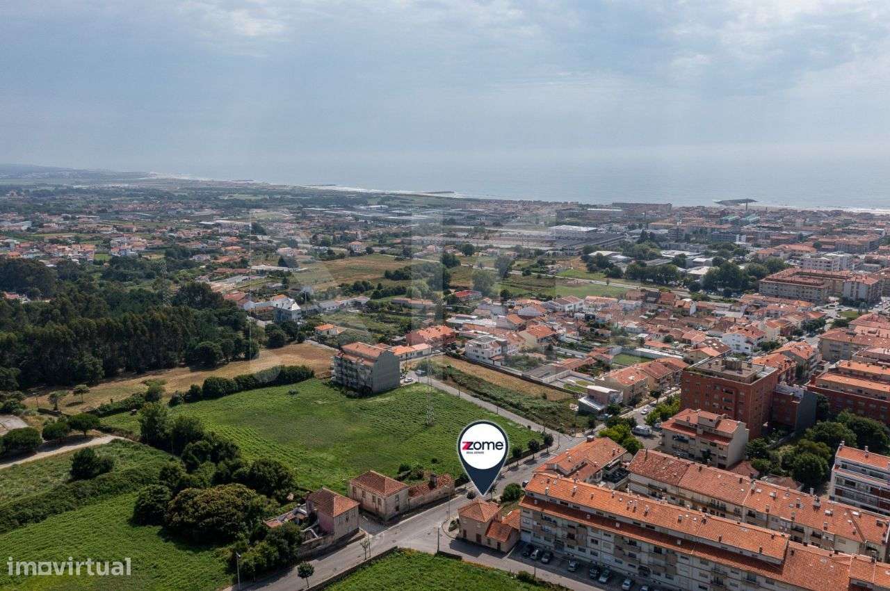 Moradia individual (293m²)com terreno (441m²) para recuperar - Espinho-21