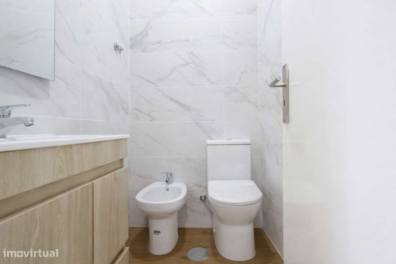 T3 | Varandas | Box | 2 WC's | Excelente localização | 100% Renovado-17