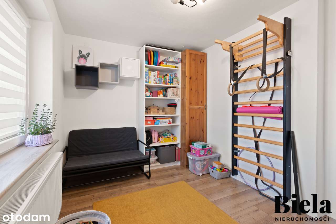 Duży dom wolnostojący 4 sypialnie + salon, garaż, piwnica, Maślice-16