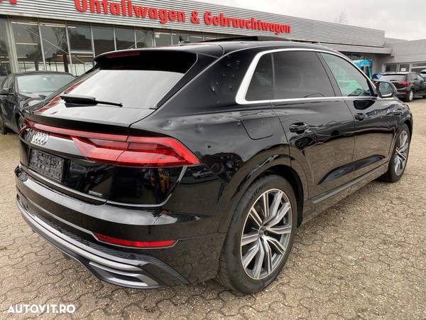 Audi Q8 - 8