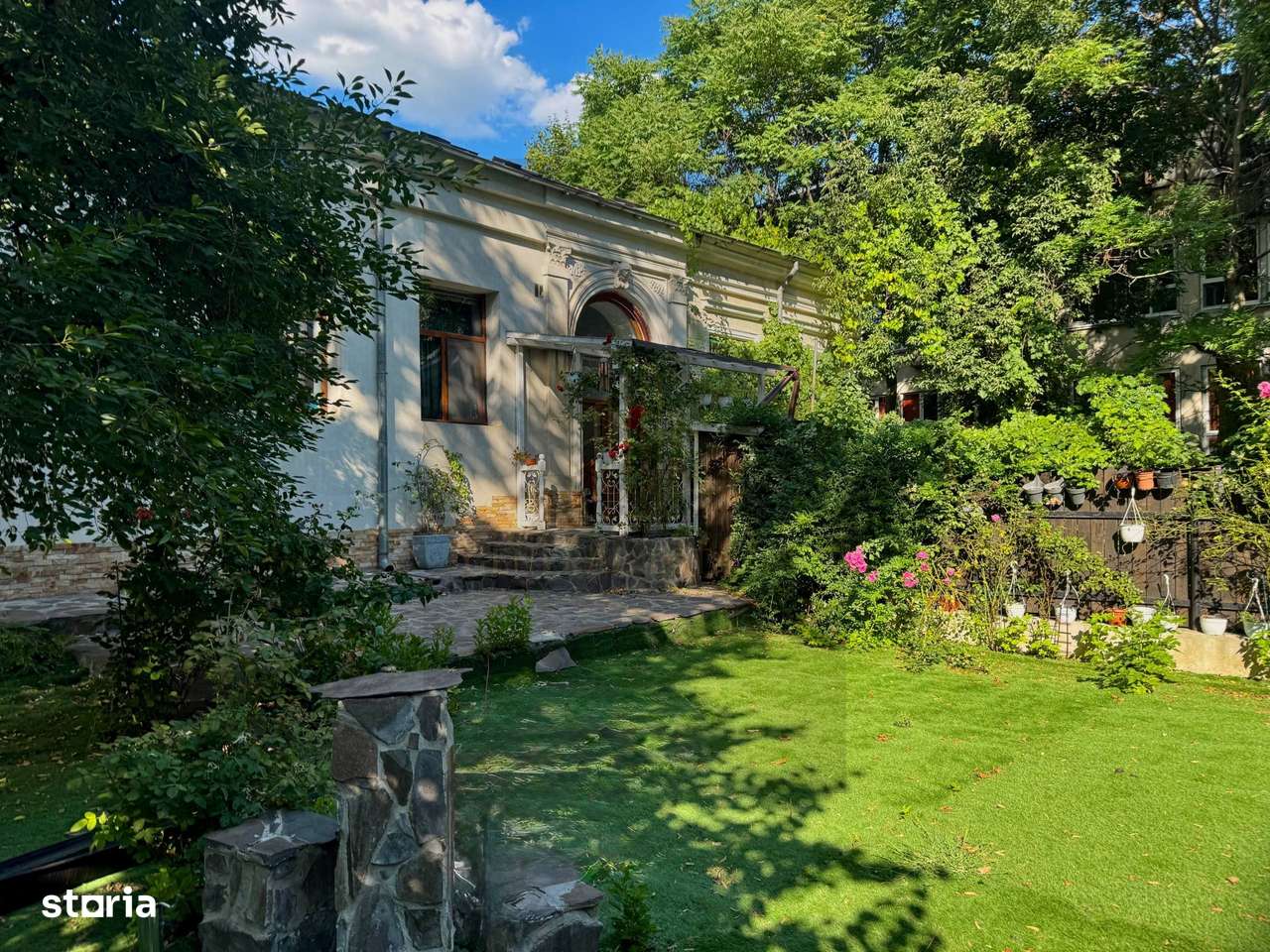 Spre Vânzare Proprietate remarcabilă cu 6 camere în inima Iașului ! - Imagine principală: 4/20