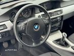 BMW Seria 3 316i Touring - 9