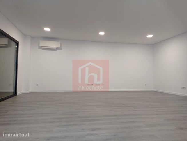 Apartamento T3 na Urbanização Alto dos Moinhos, Montijo-3