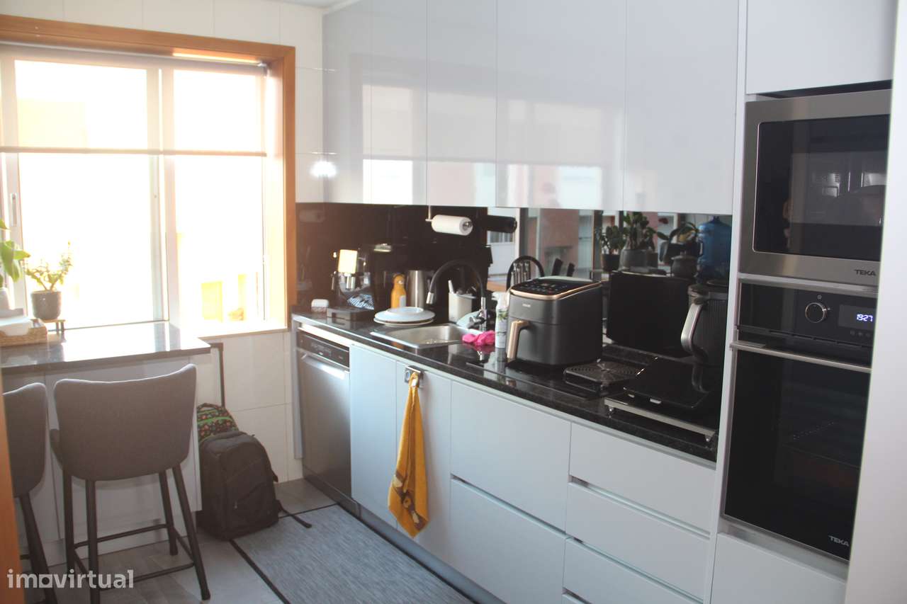 Apartamento T3 com 2 frentes na Maia-32