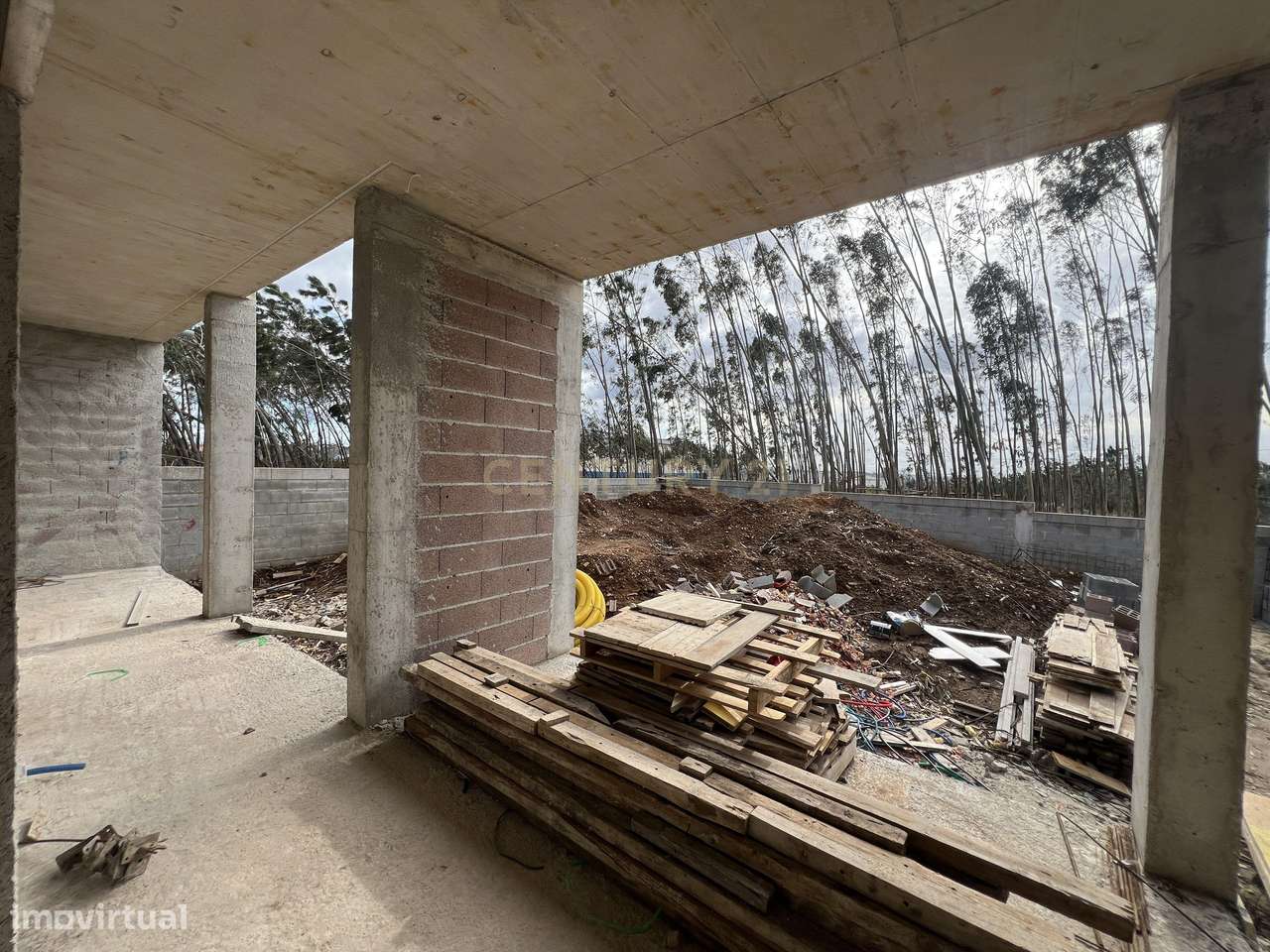 Moradia Moderna T3 com Excelentes Áreas e Espaço Exterior-9