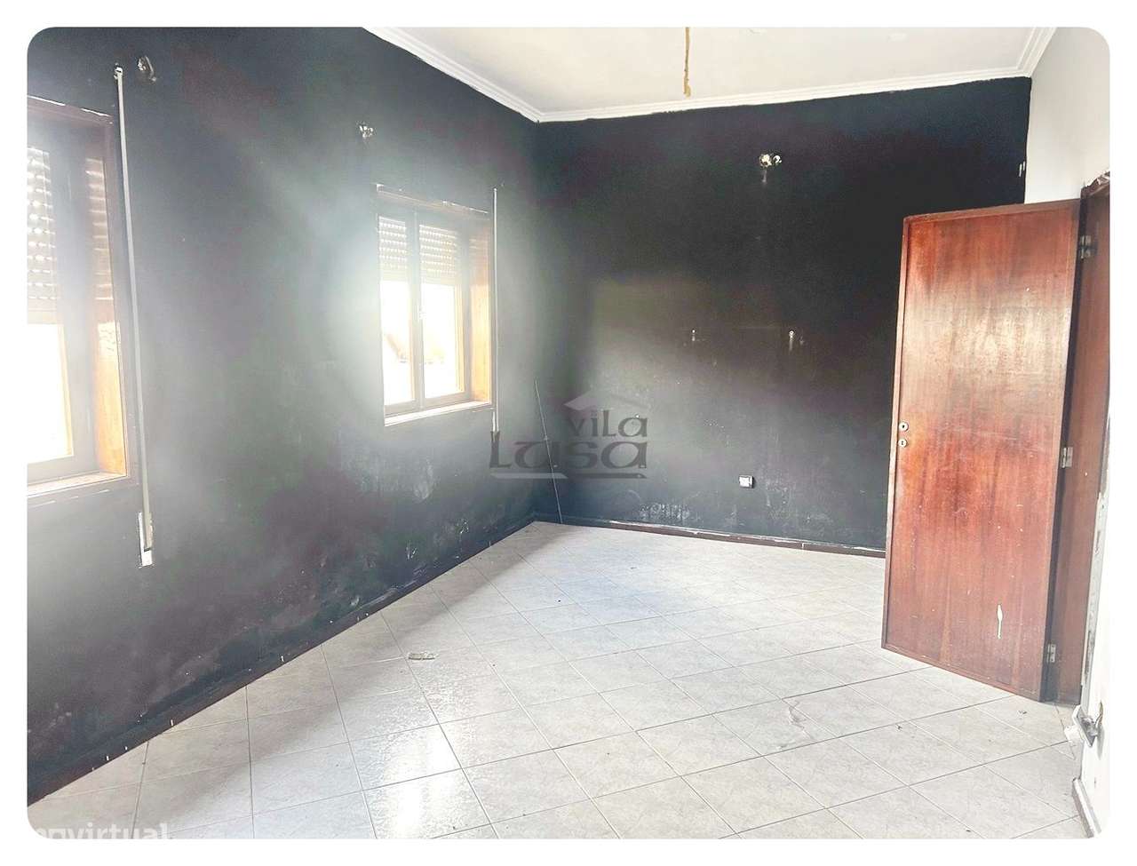 Moradia Bifamiliar com logradouro terreno e anexos 7 caminhos Gondomar-6