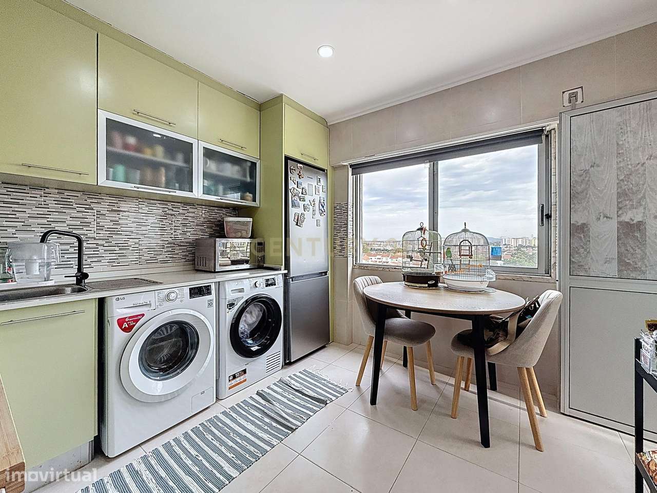 Apartamento T2 em Alto do Moinho, Corroios- Oportunidade Única!-1