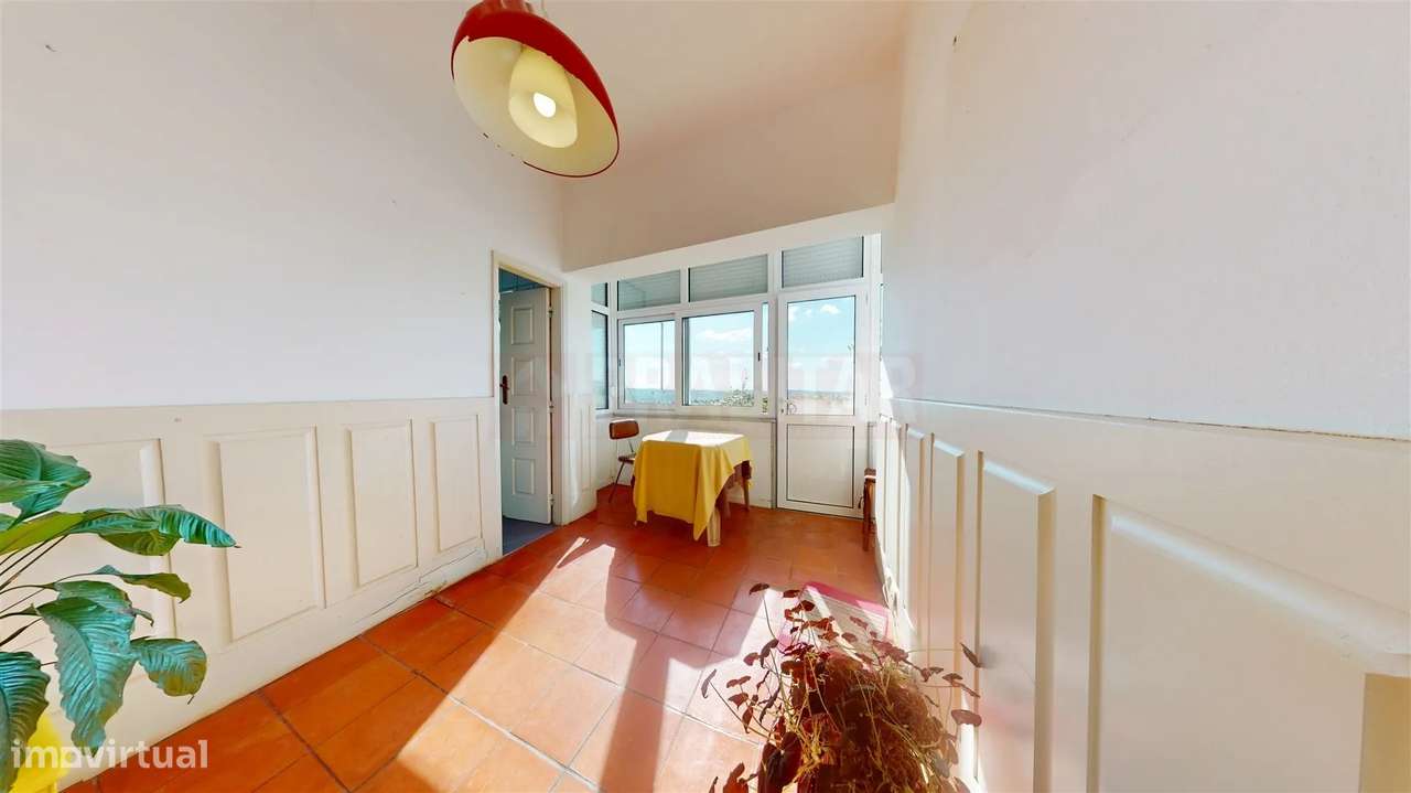 Apartamento T2 com Terraço e Anexo | Olivais-7