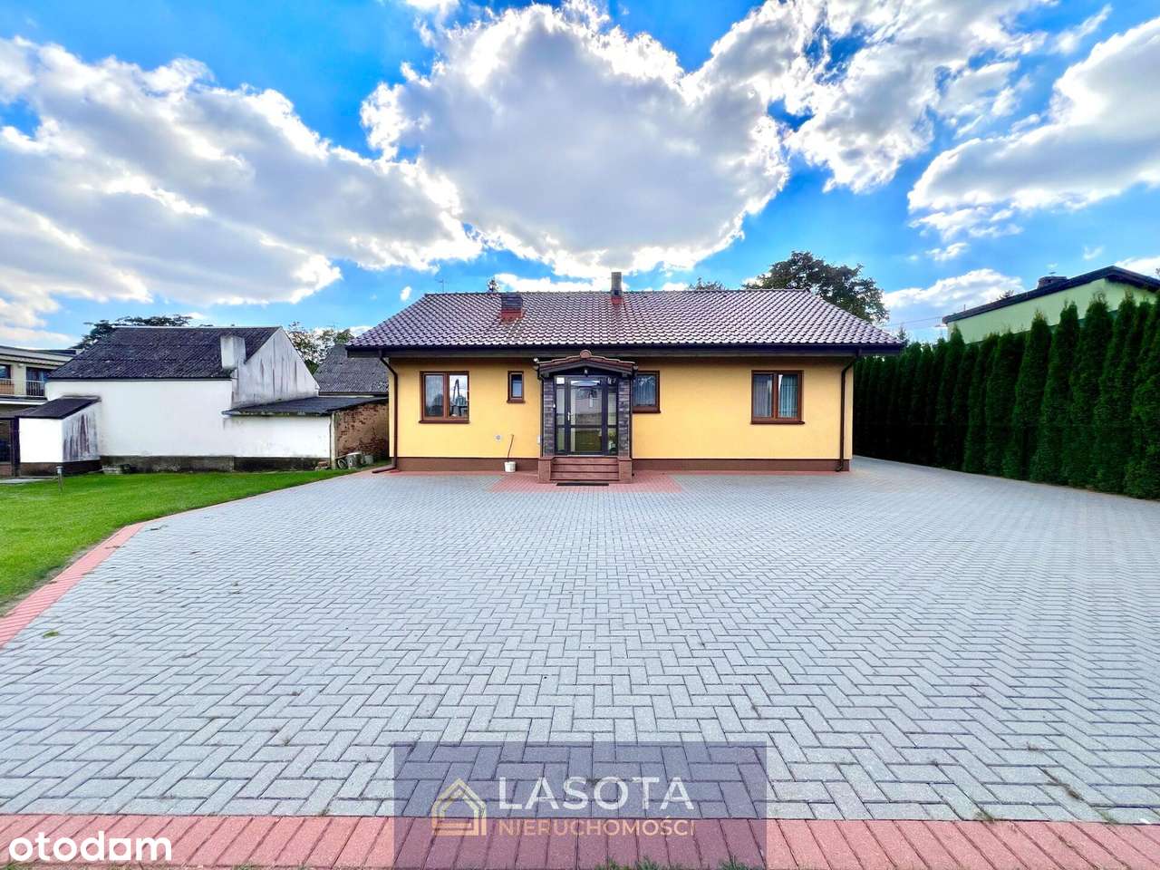 Dwa domy na działce 2525 m² - Idealna Inwestycja z podziałem-12