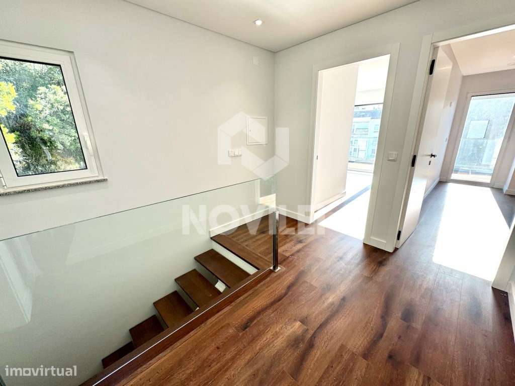 Moradia T3 em condomínio Fechado no centro de Leiria.-11