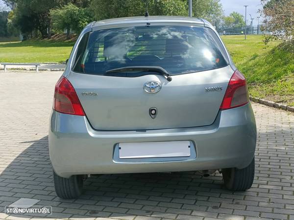 Toyota Yaris 1.4 d4d 90cv - 4