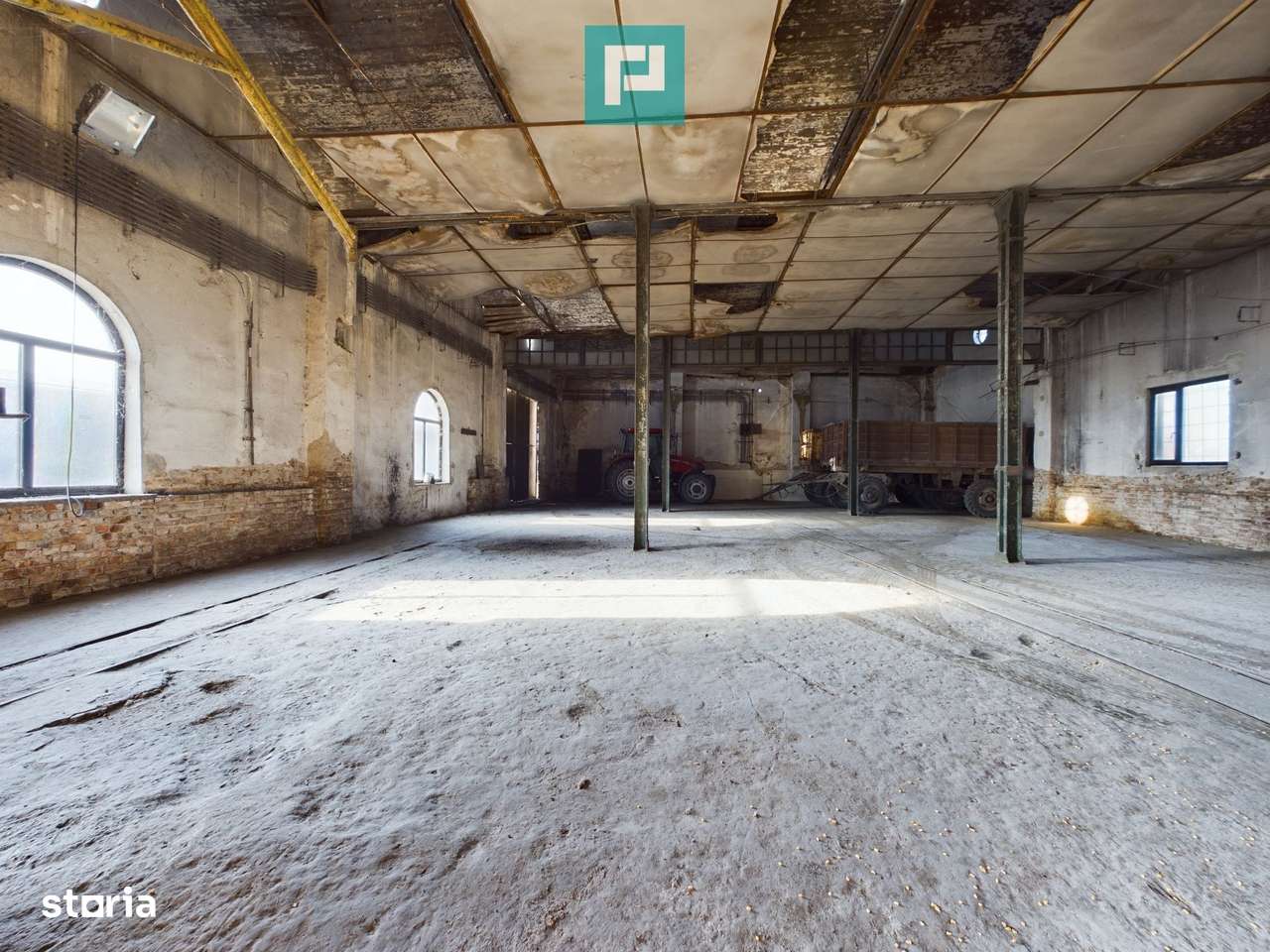 Teren și hale pe calea Aradului în Periam-14