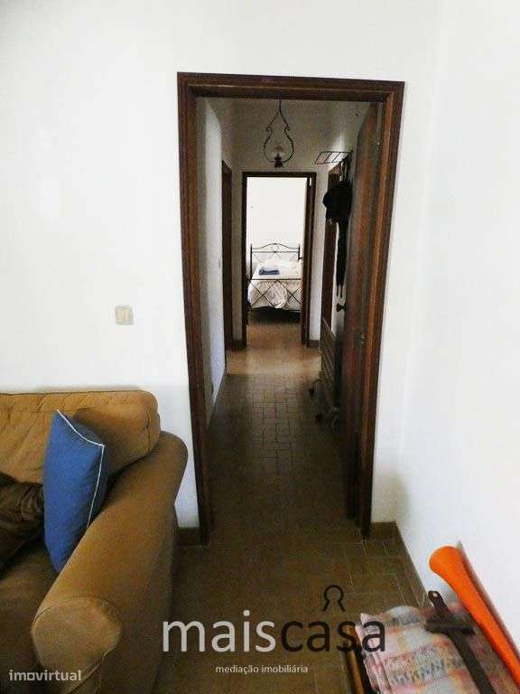 Moradia T2 com Quintal, Anexos e Garagem !-14