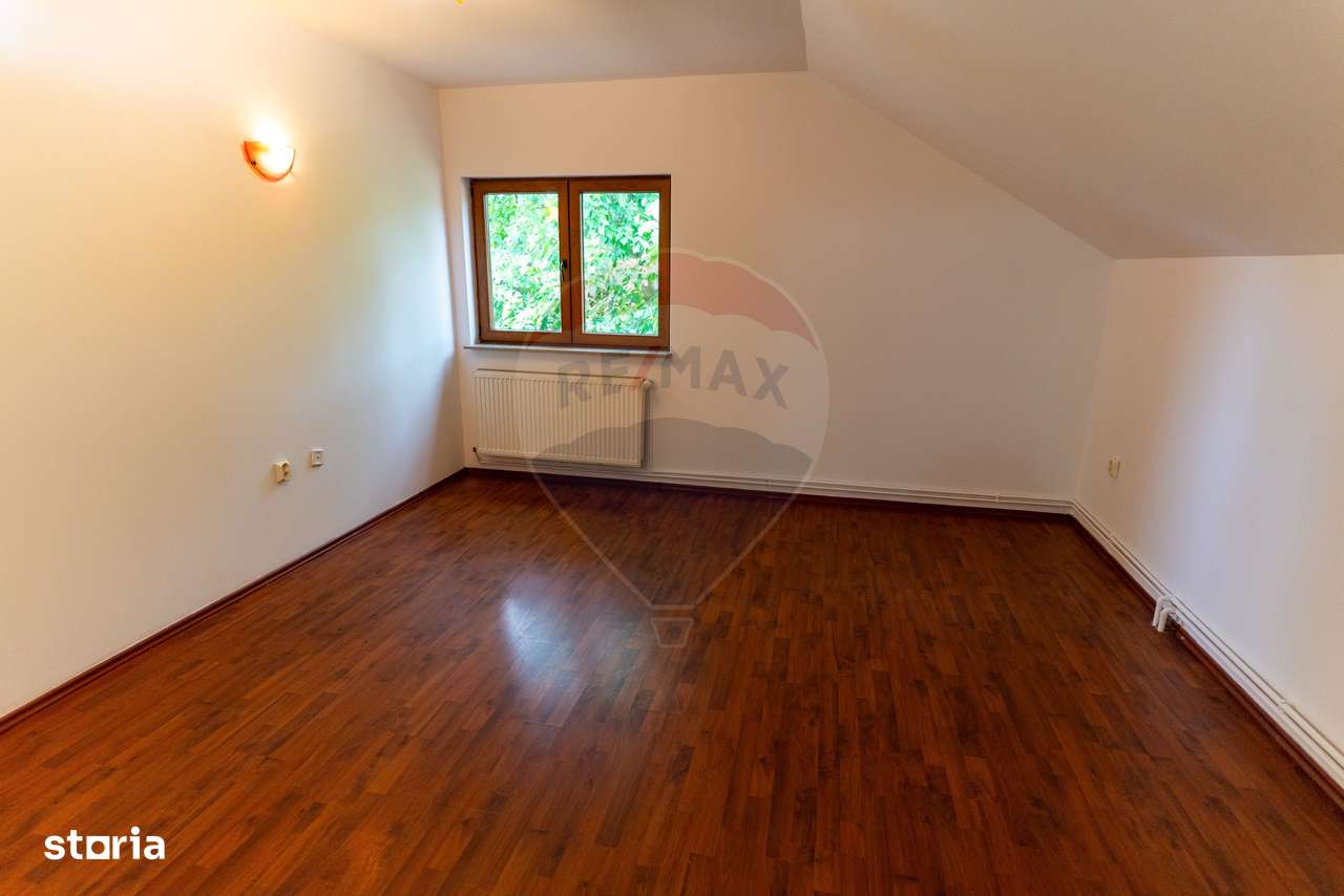 Vila /Pensiune 6 camere in Cristur, jud Hunedoara - Imagine principală: 5/20