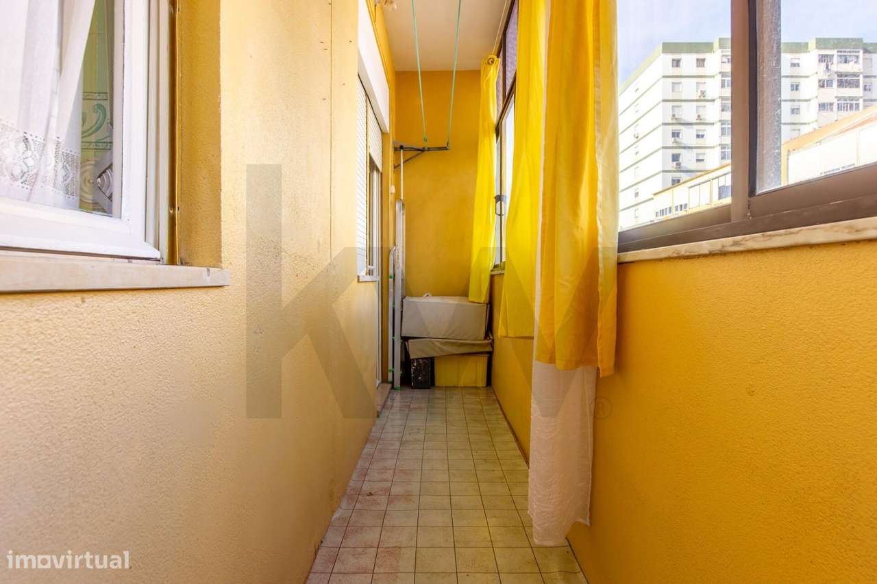 Apartamento T3 com 2 varandas junto ao Terminal dos Barcos do Barreiro-20